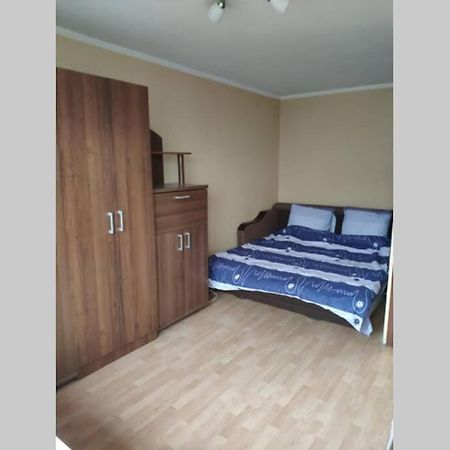 Small Apartment For 2 Kiev Exterior photo
